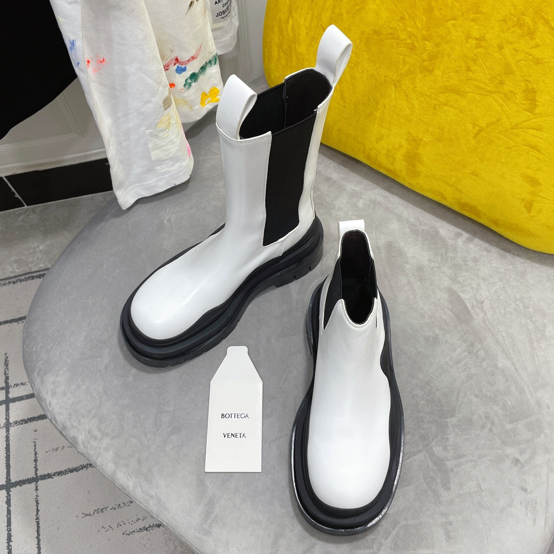 TIRE CHELSEA BOOT IN WHITE MIX BLACK CALFSKIN