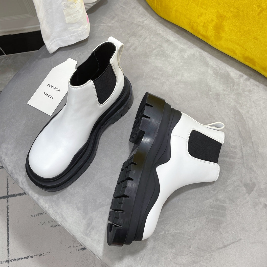 TIRE CHELSEA BOOT IN WHITE MIX BLACK CALFSKIN