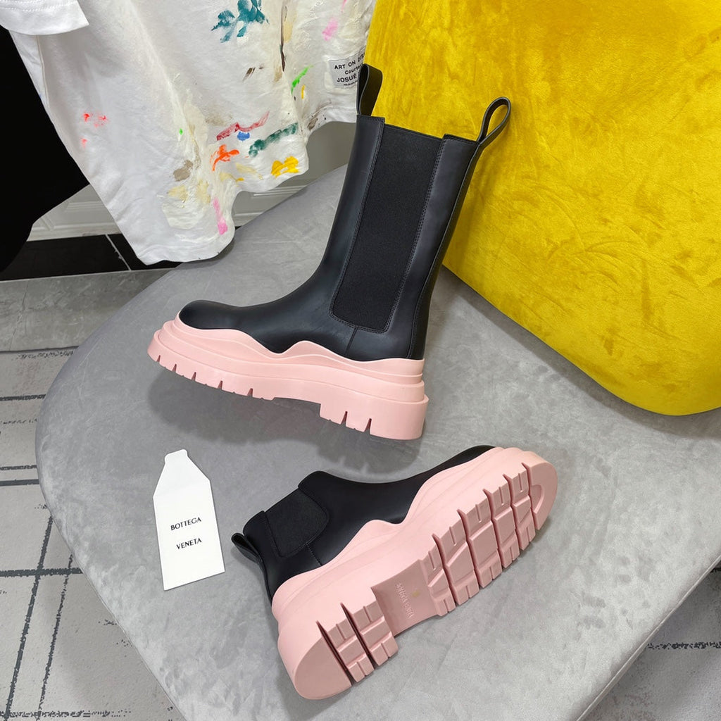 TIRE CHELSEA BOOT IN PALE PINK MIX BLACK CALFSKIN