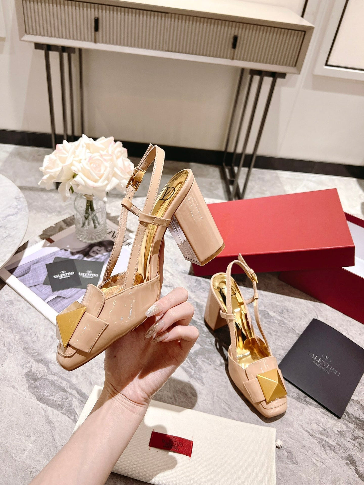 ONE STUD BEIGE TAN PATENT LEATHER LACE-UP HIGH HEELS 85 MM