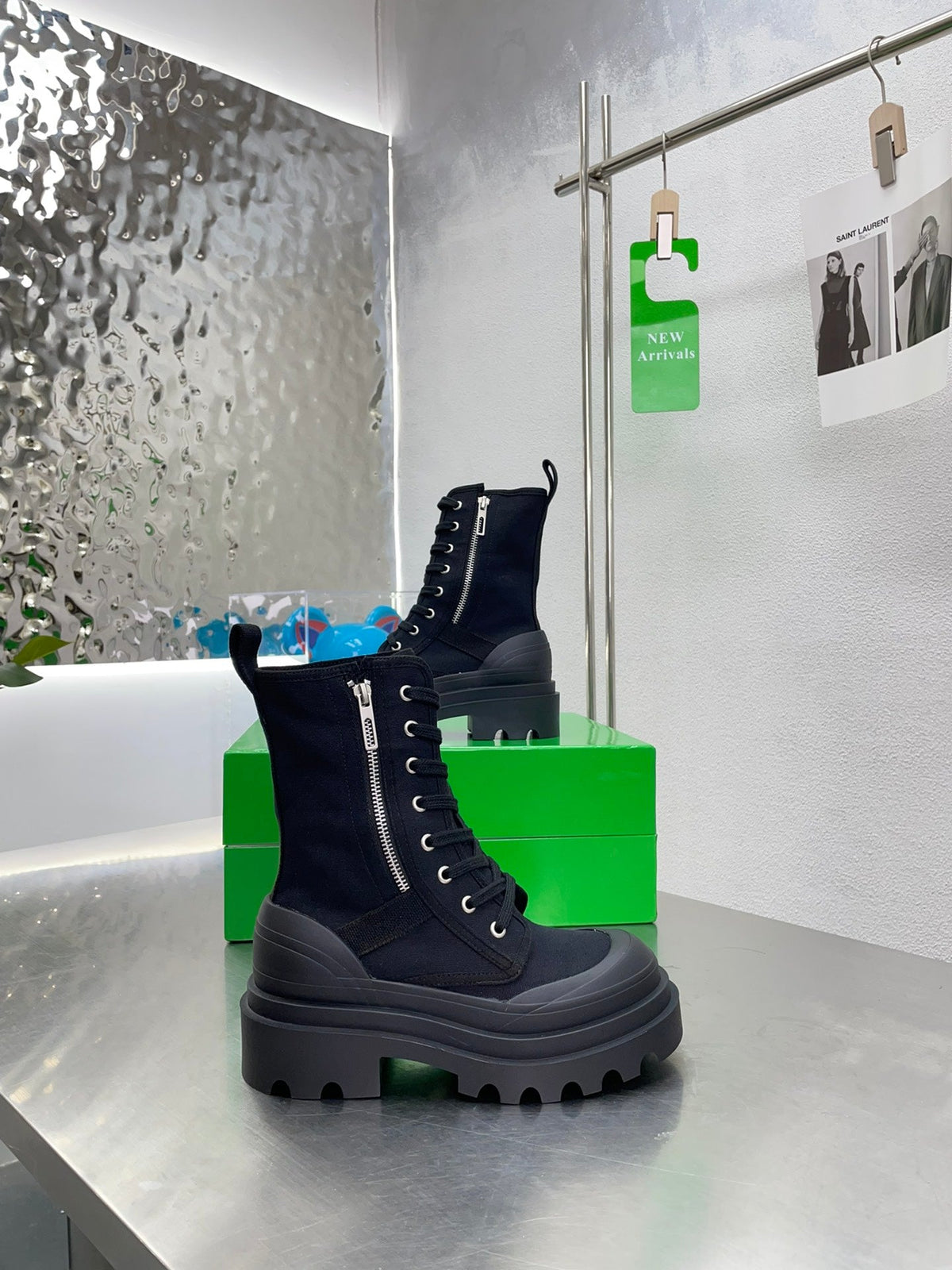 RIBBON BOMBER LACE-UP BOOTS IN BLACK CANVAS