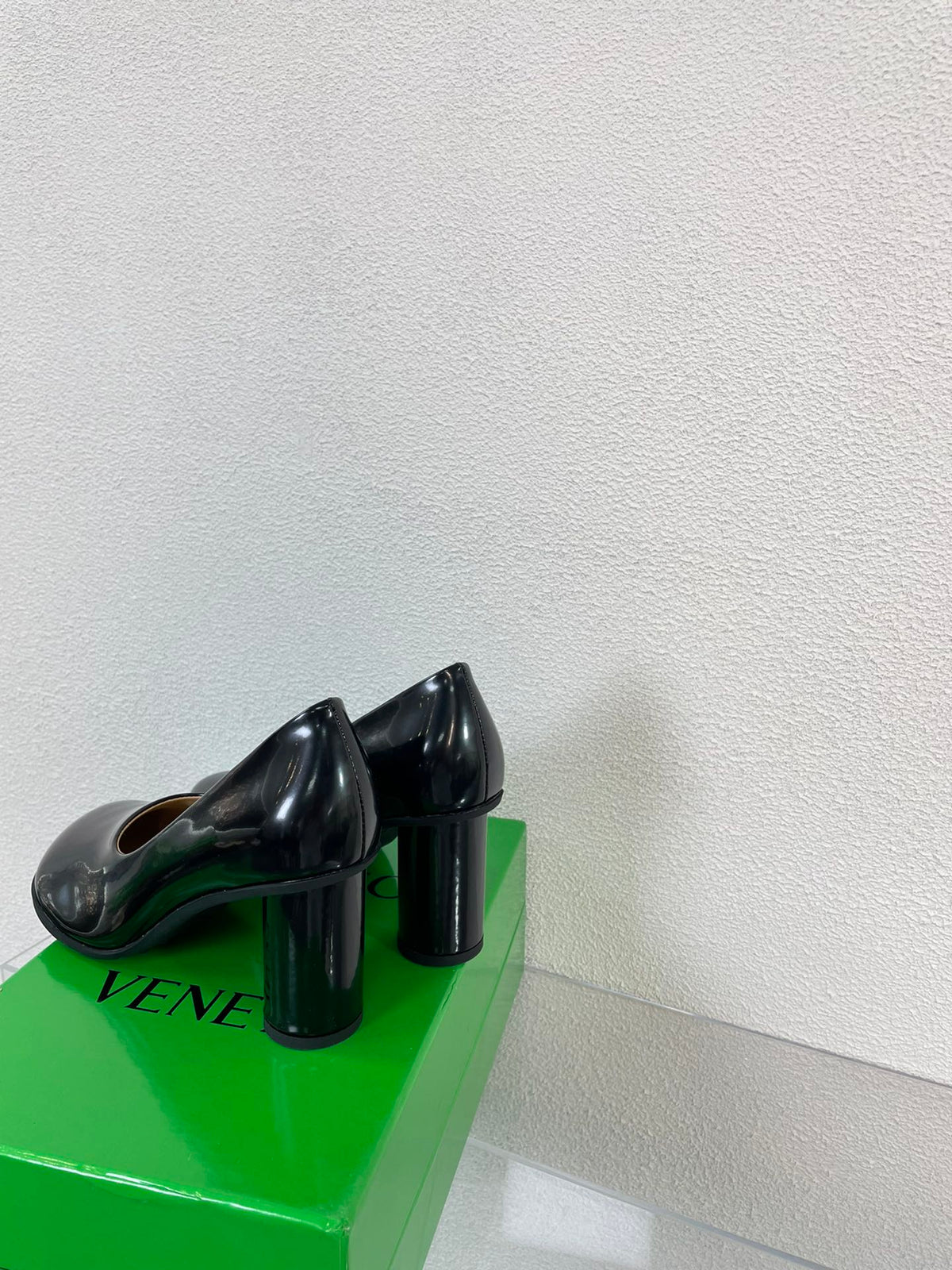 ATOMIC HIGH PUMP 9 CM IN BLACK CALFSKIN