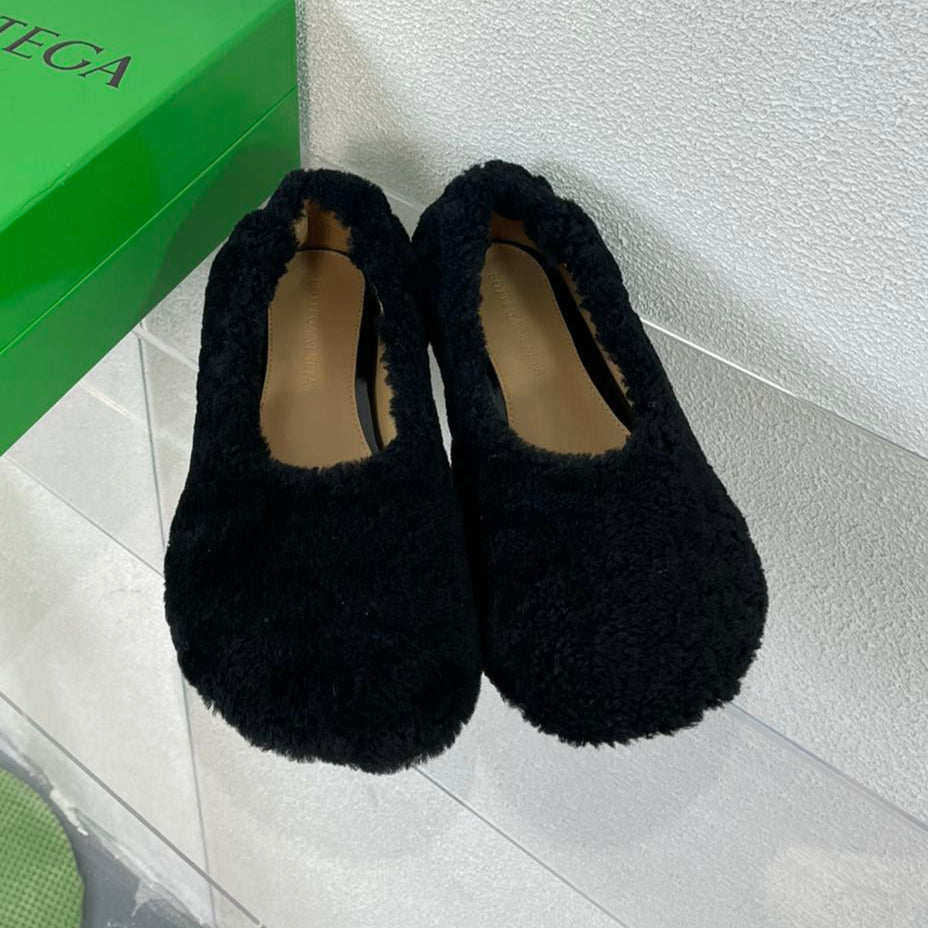 ATOMIC SHEARLING BALLERINA FLATS BLACK