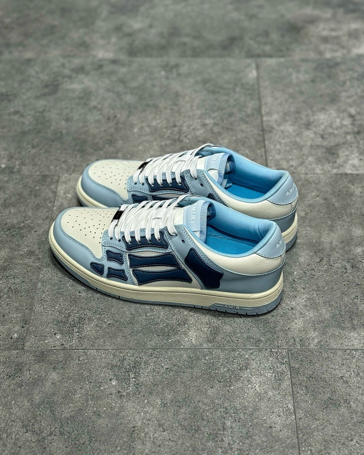 AMR Sneakers