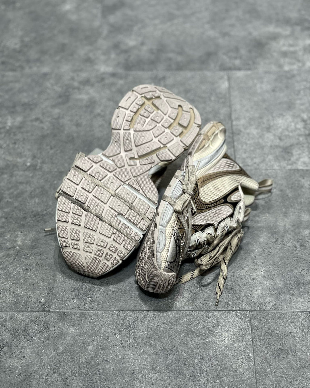 Sneakers & Shoes