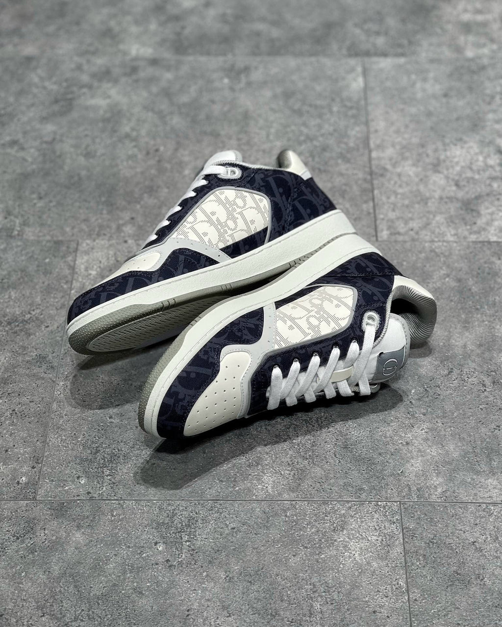 DIO Sneakers