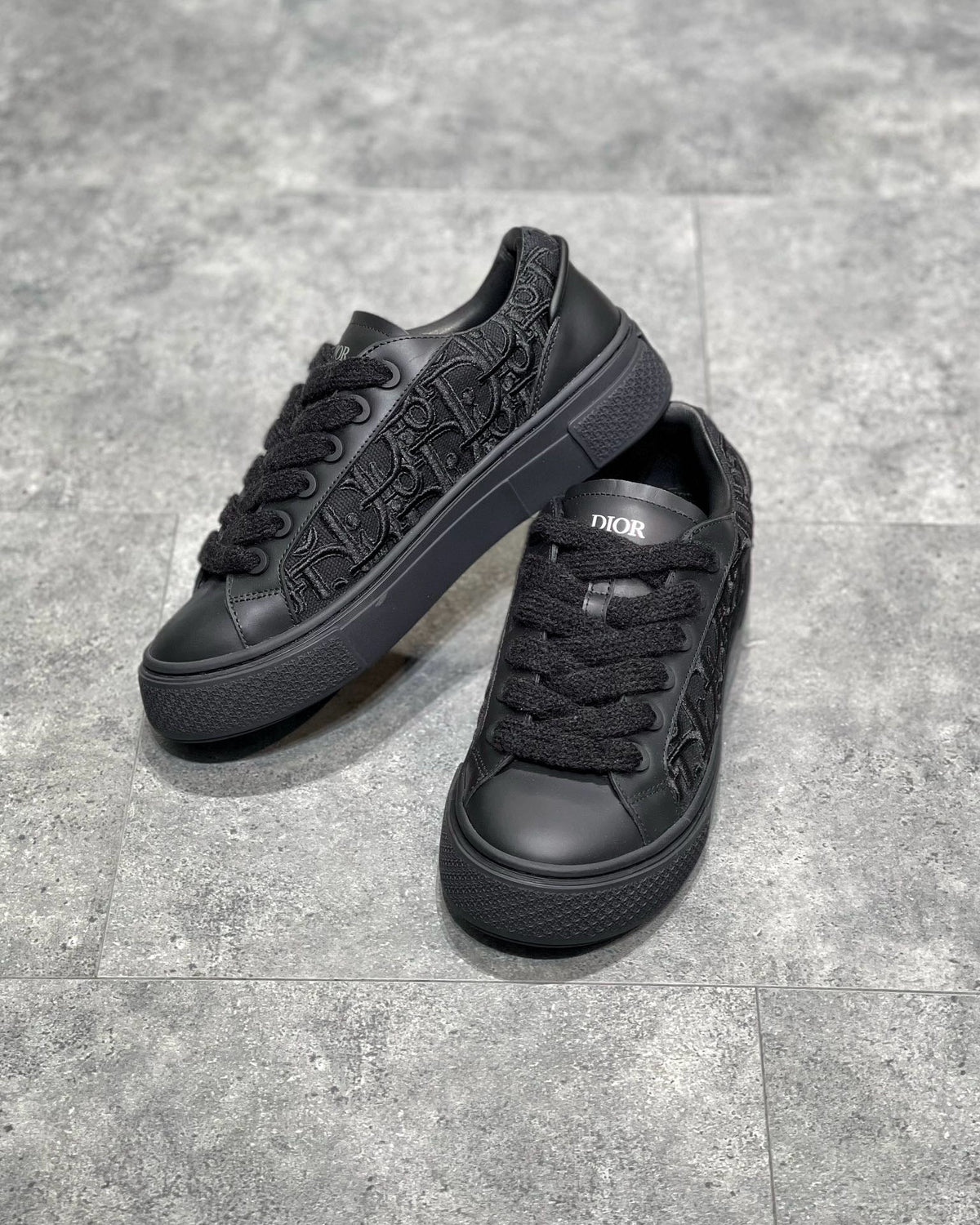 DIO Sneakers