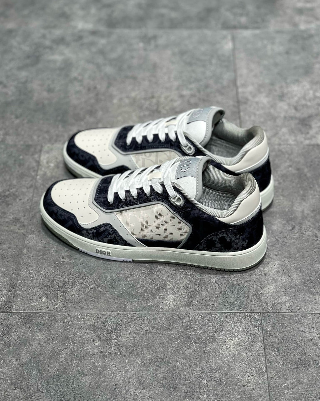 DIO Sneakers