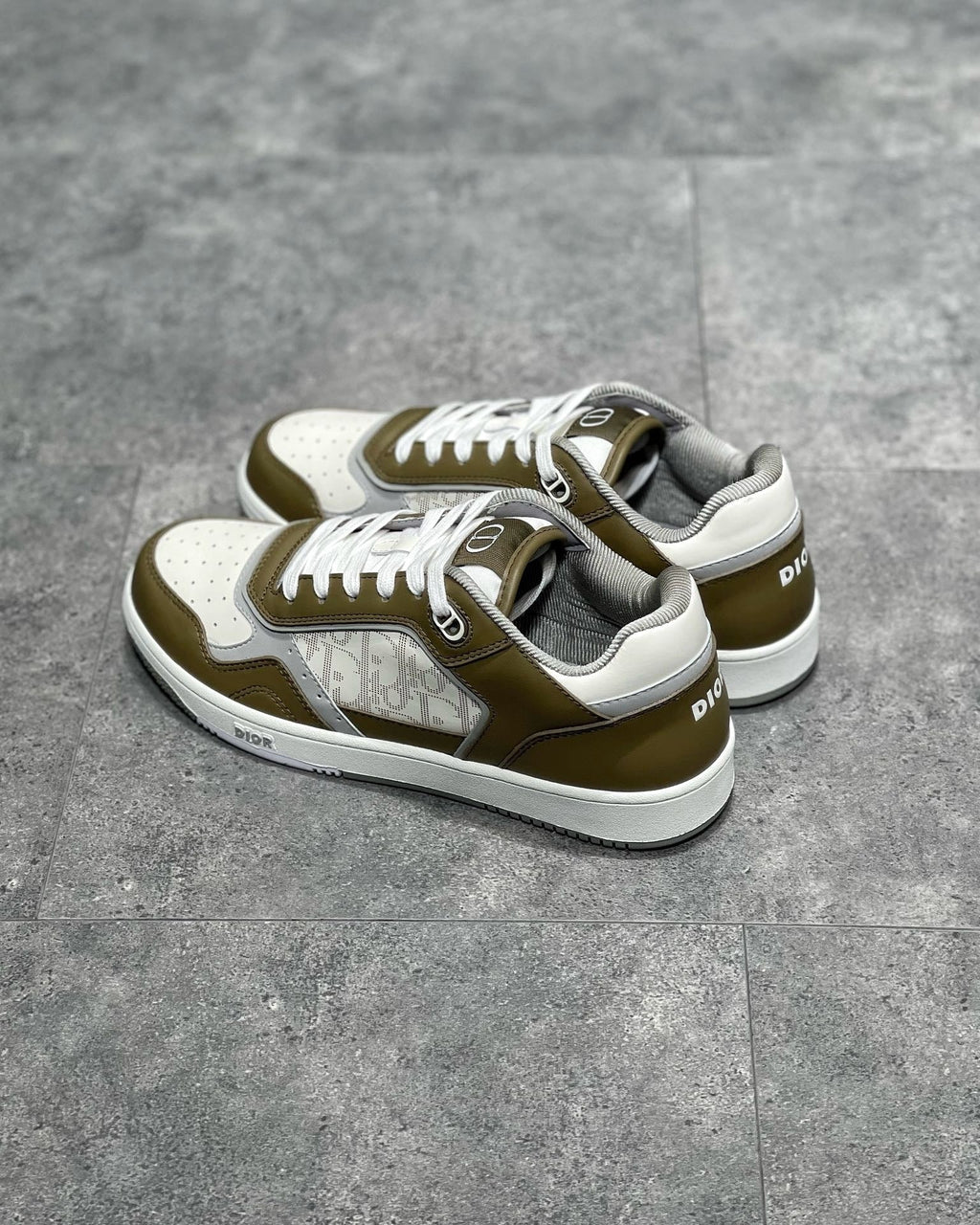 DIO Sneakers
