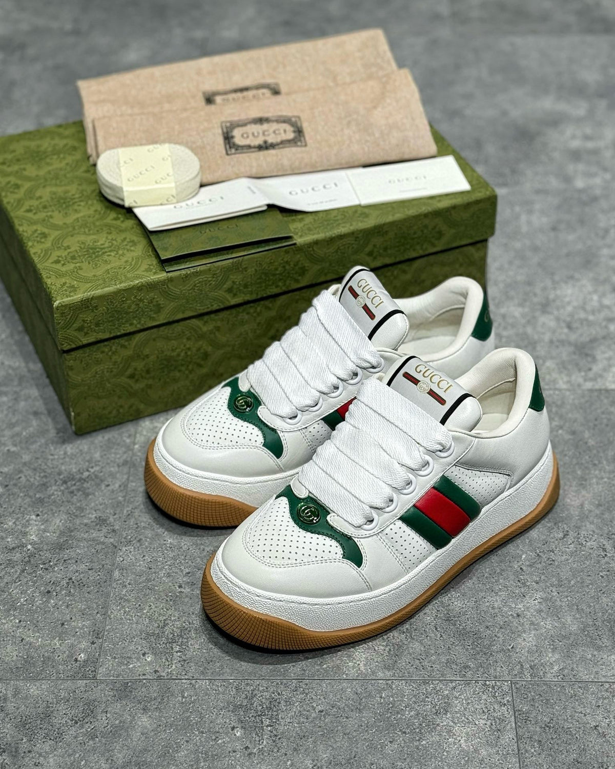 GUC Sneakers