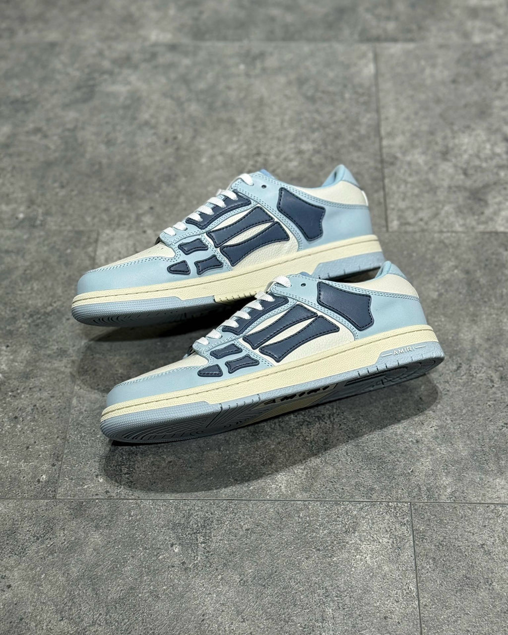 AMR Sneakers