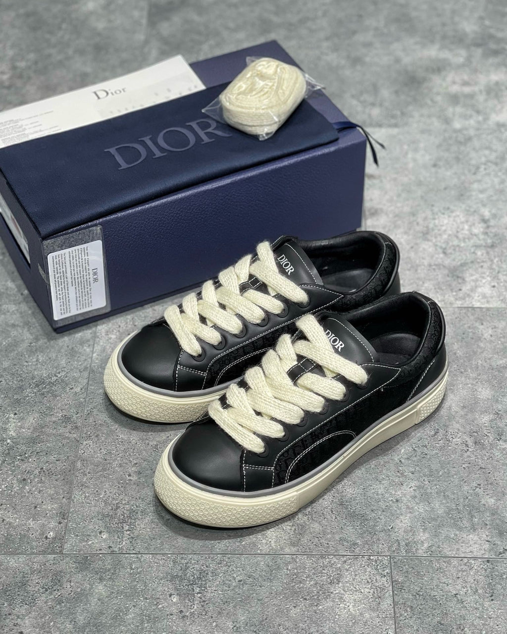 DIO Sneakers