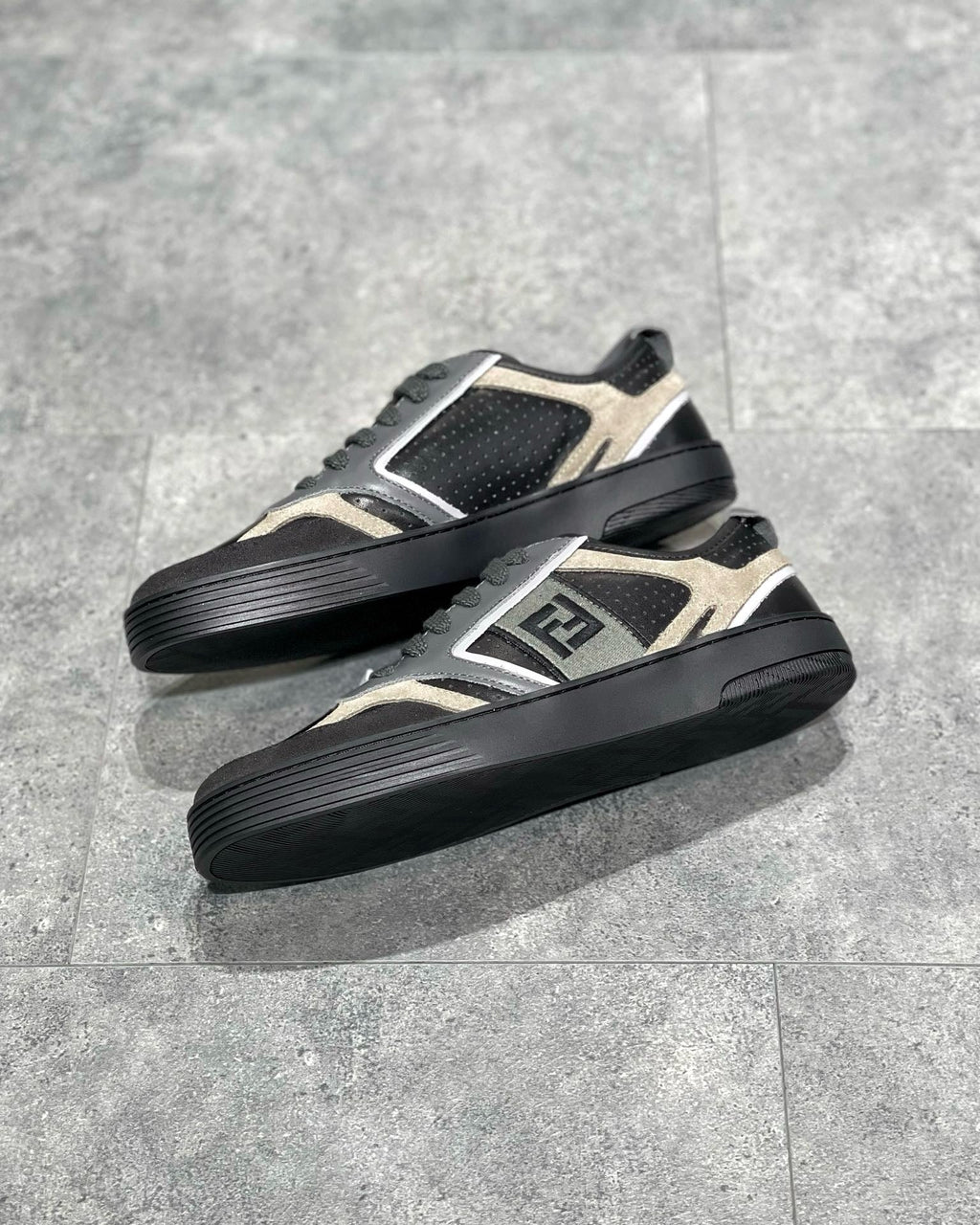 FEN Sneakers