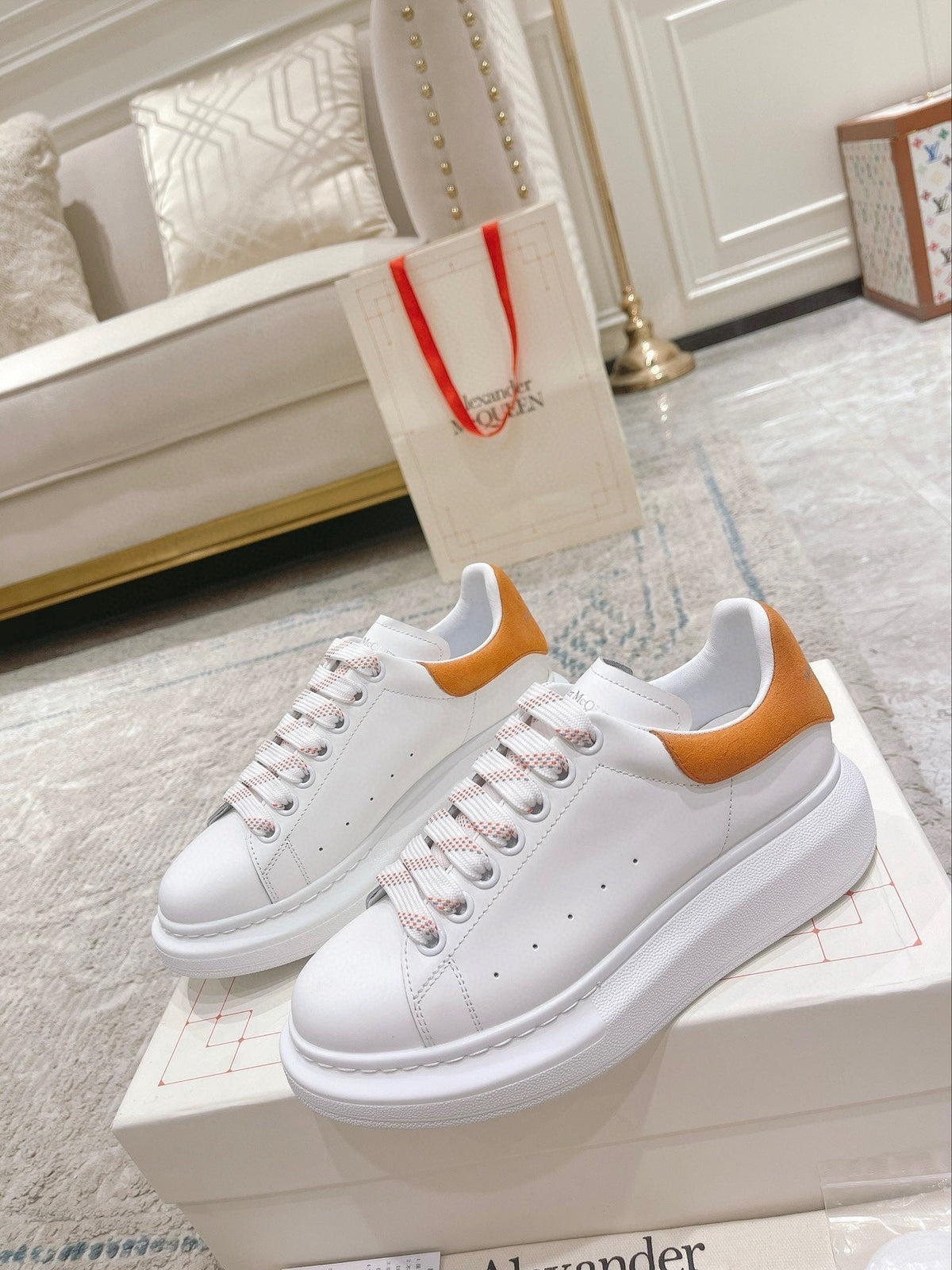 Sneakers & Shoes