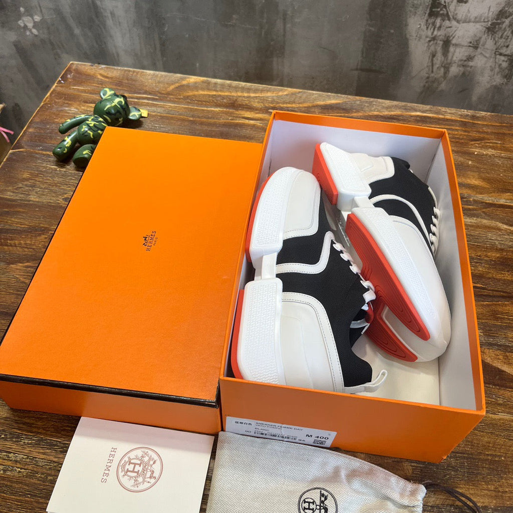 HERM Sneakers