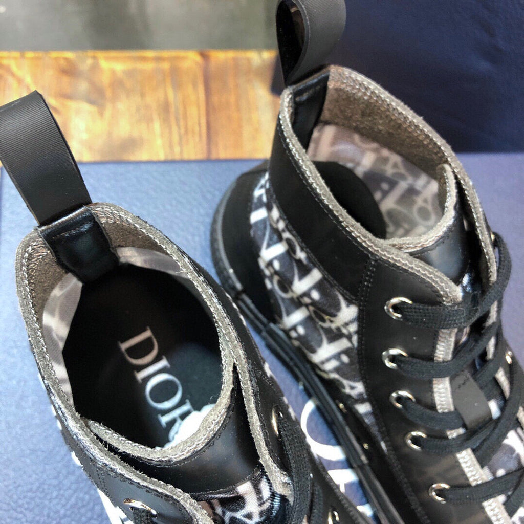 DIO Sneakers