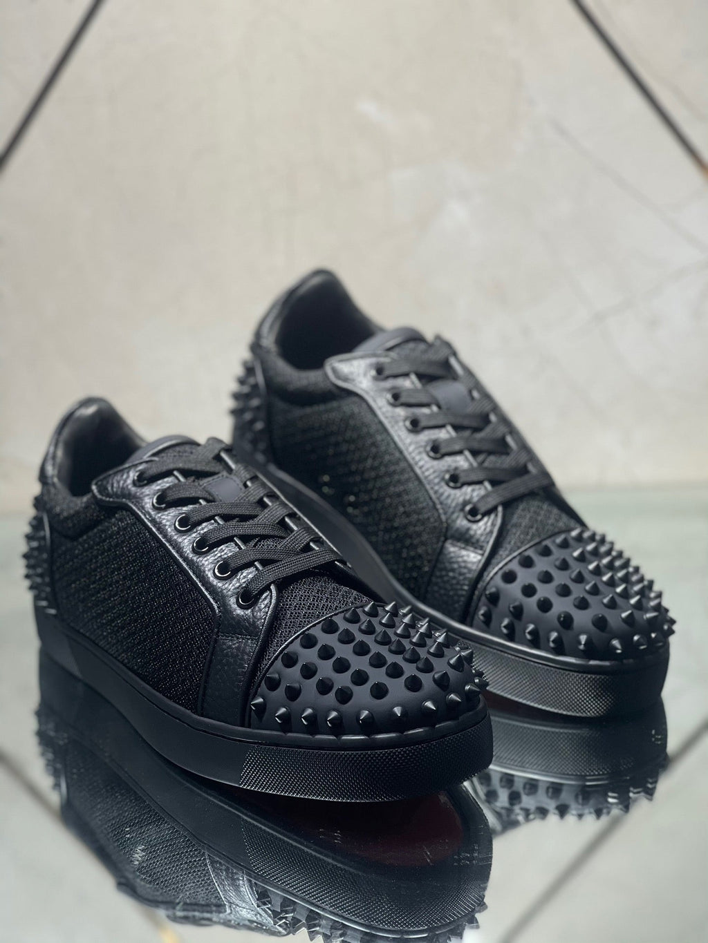 Sneakers & Shoes