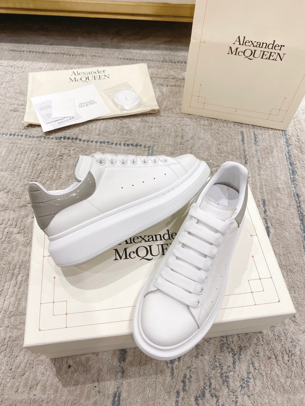 Sneakers & Shoes