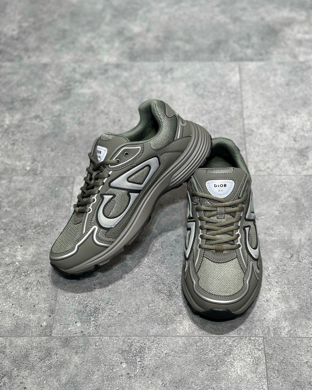 DIO Sneakers