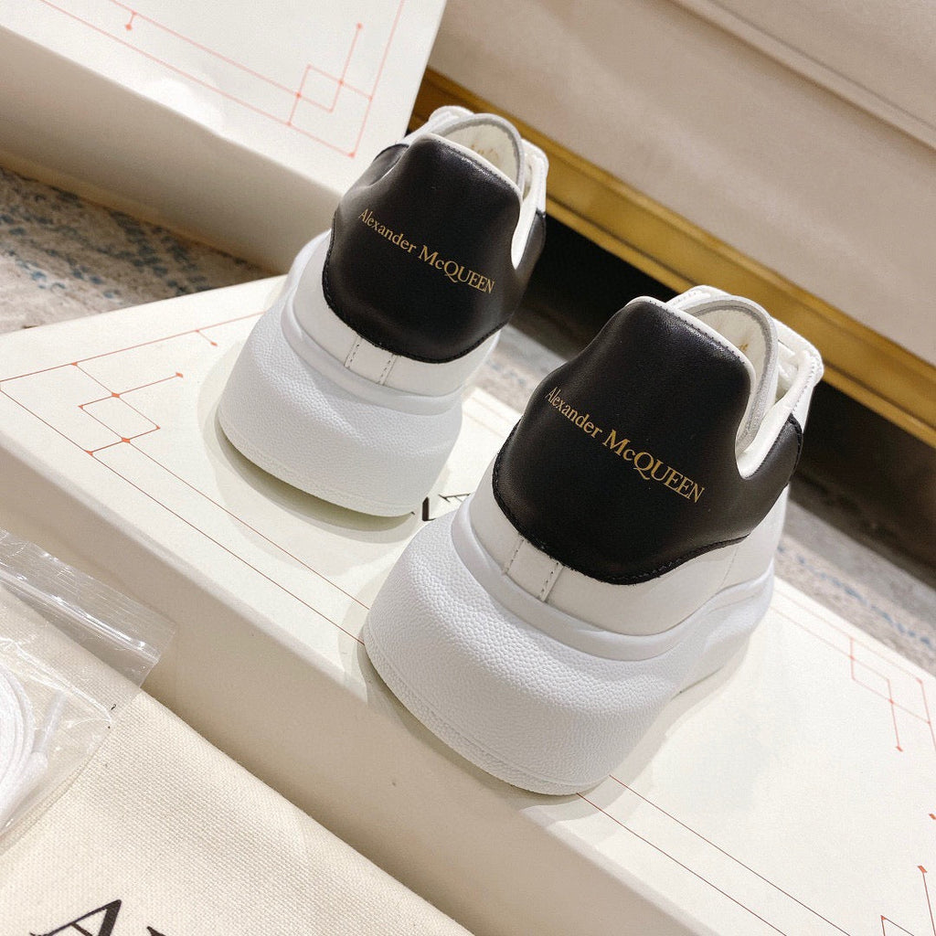 Sneakers & Shoes
