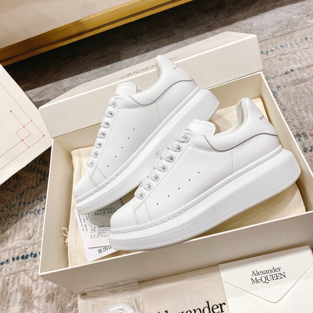 Sneakers & Shoes