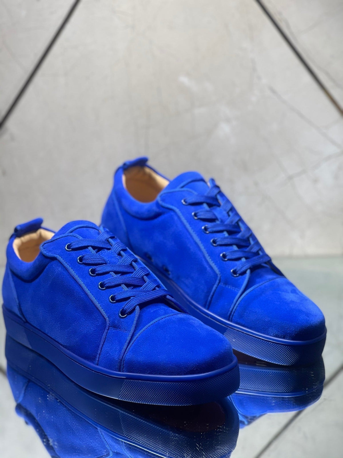 Sneakers & Shoes