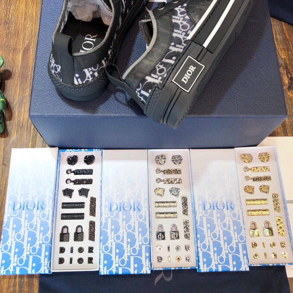DIO Sneakers
