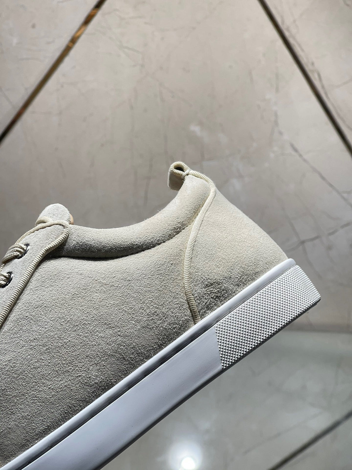 Sneakers & Shoes