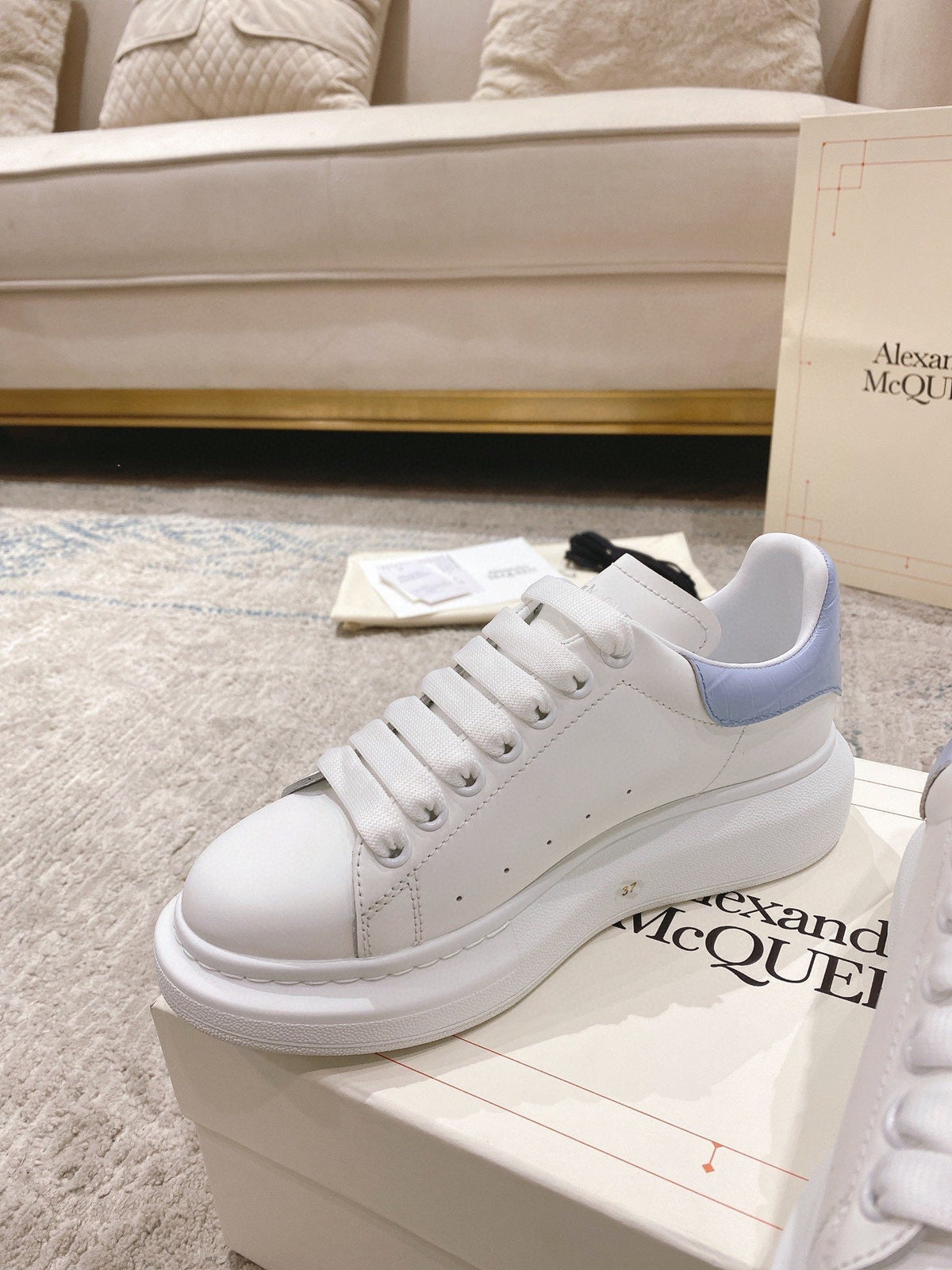 Sneakers & Shoes