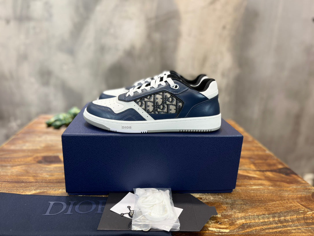 DIO Sneakers