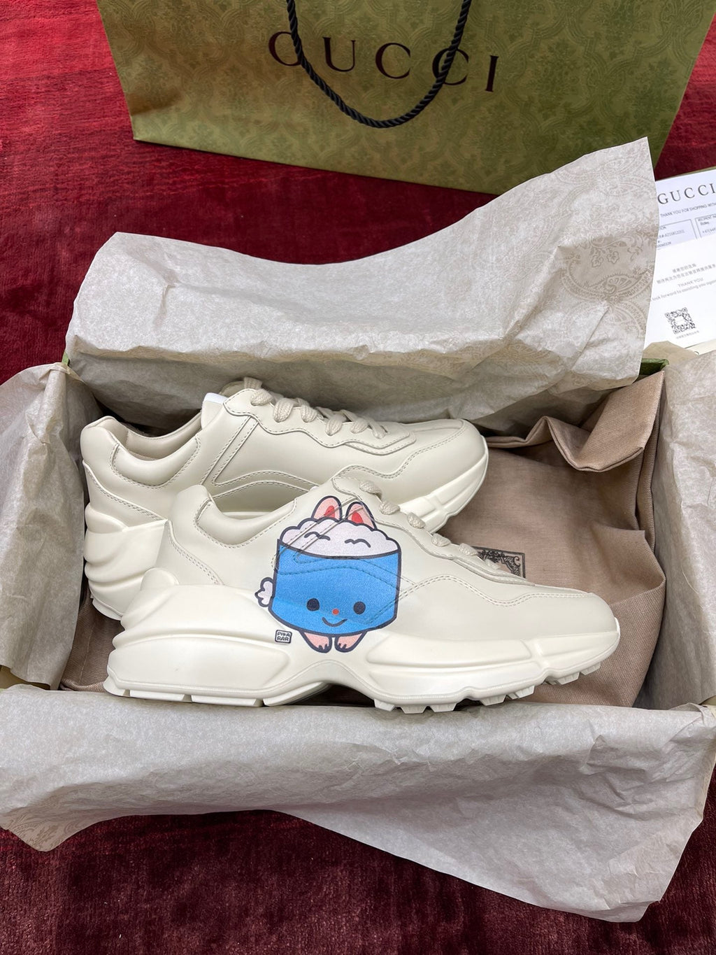 Sneakers & Shoes
