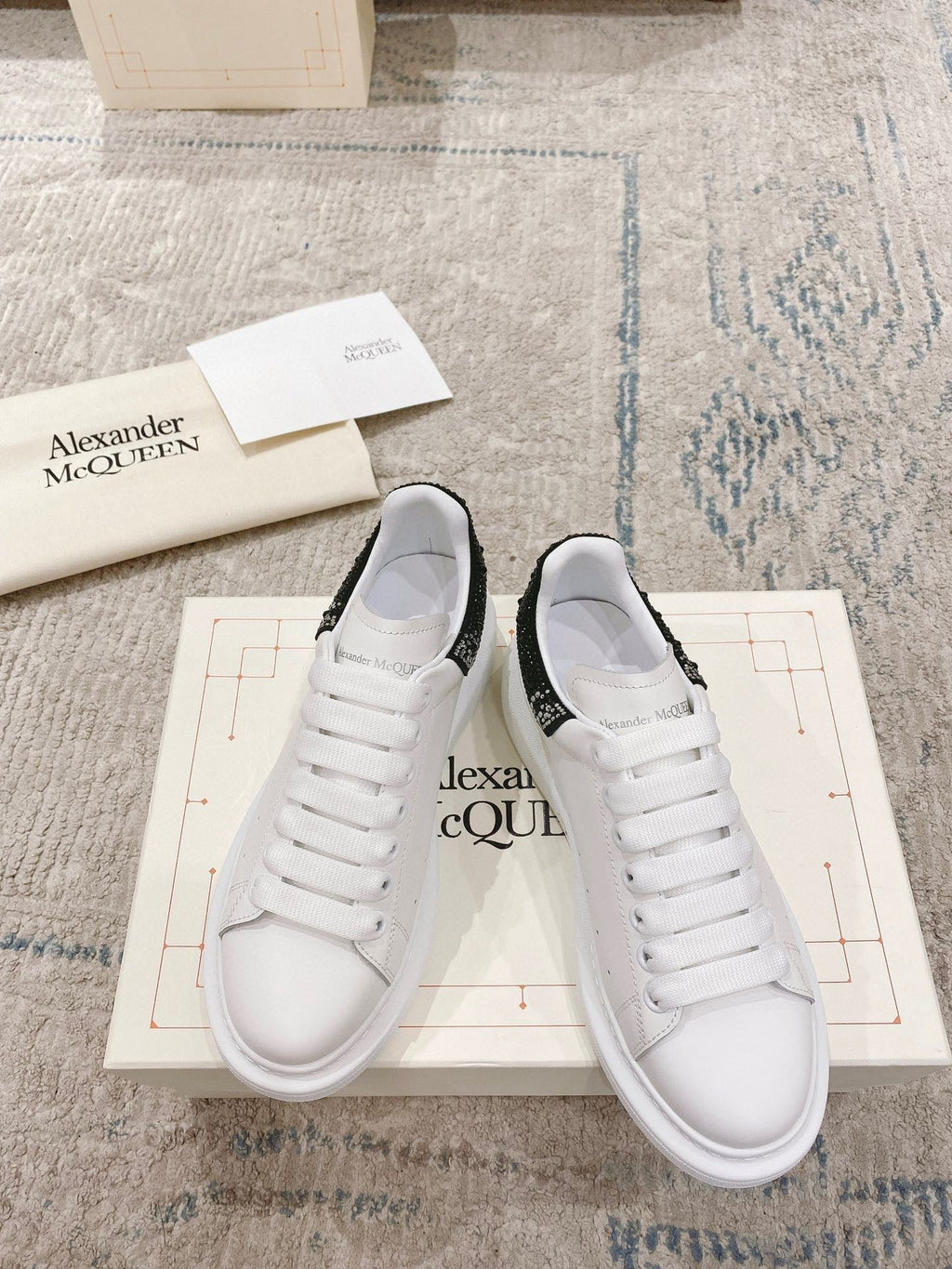Sneakers & Shoes