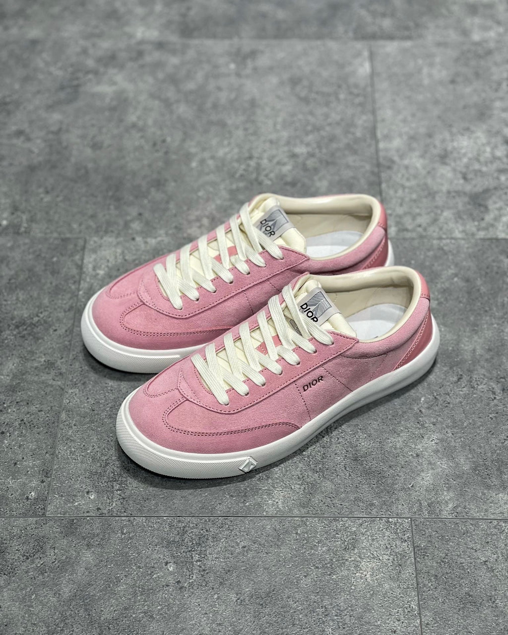 DIO Sneakers
