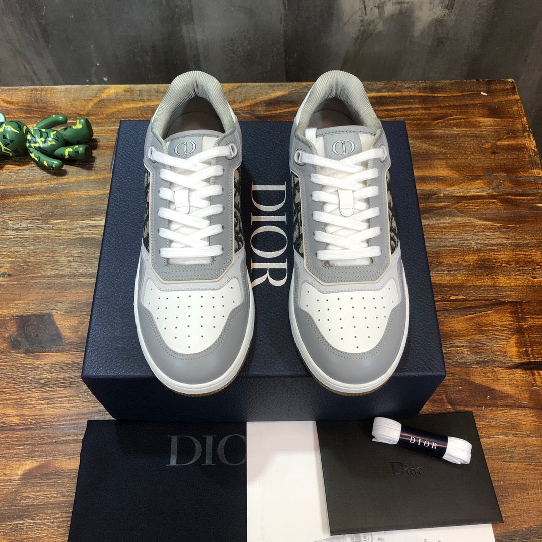 DIO Sneakers