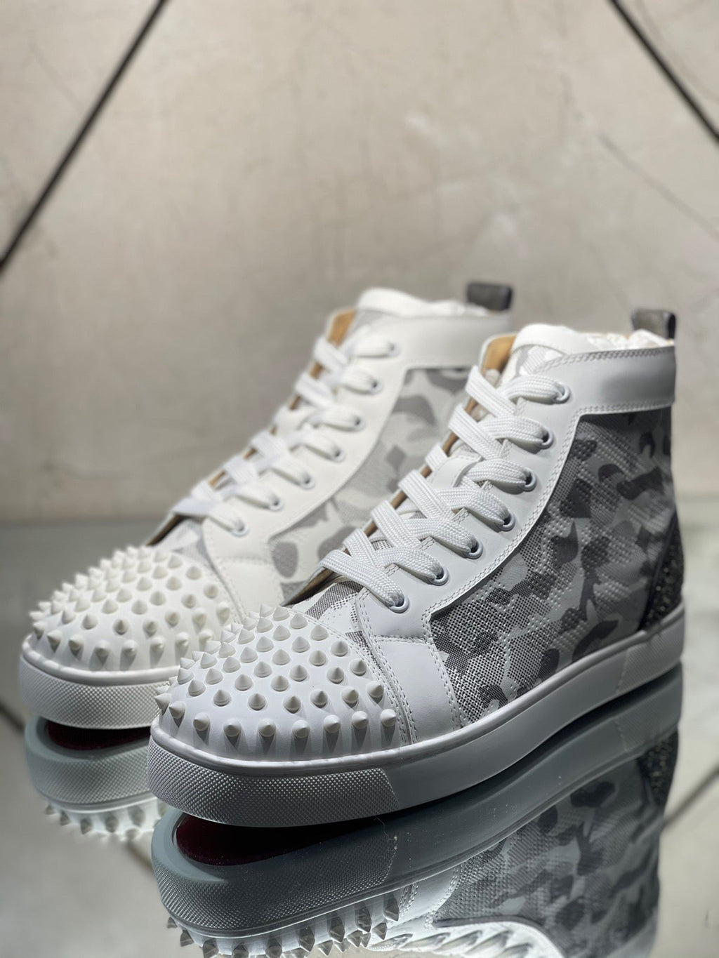 Sneakers & Shoes