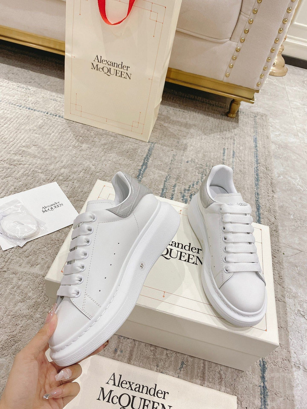 Sneakers & Shoes