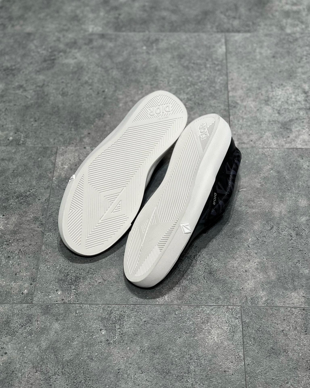 DIO Sneakers
