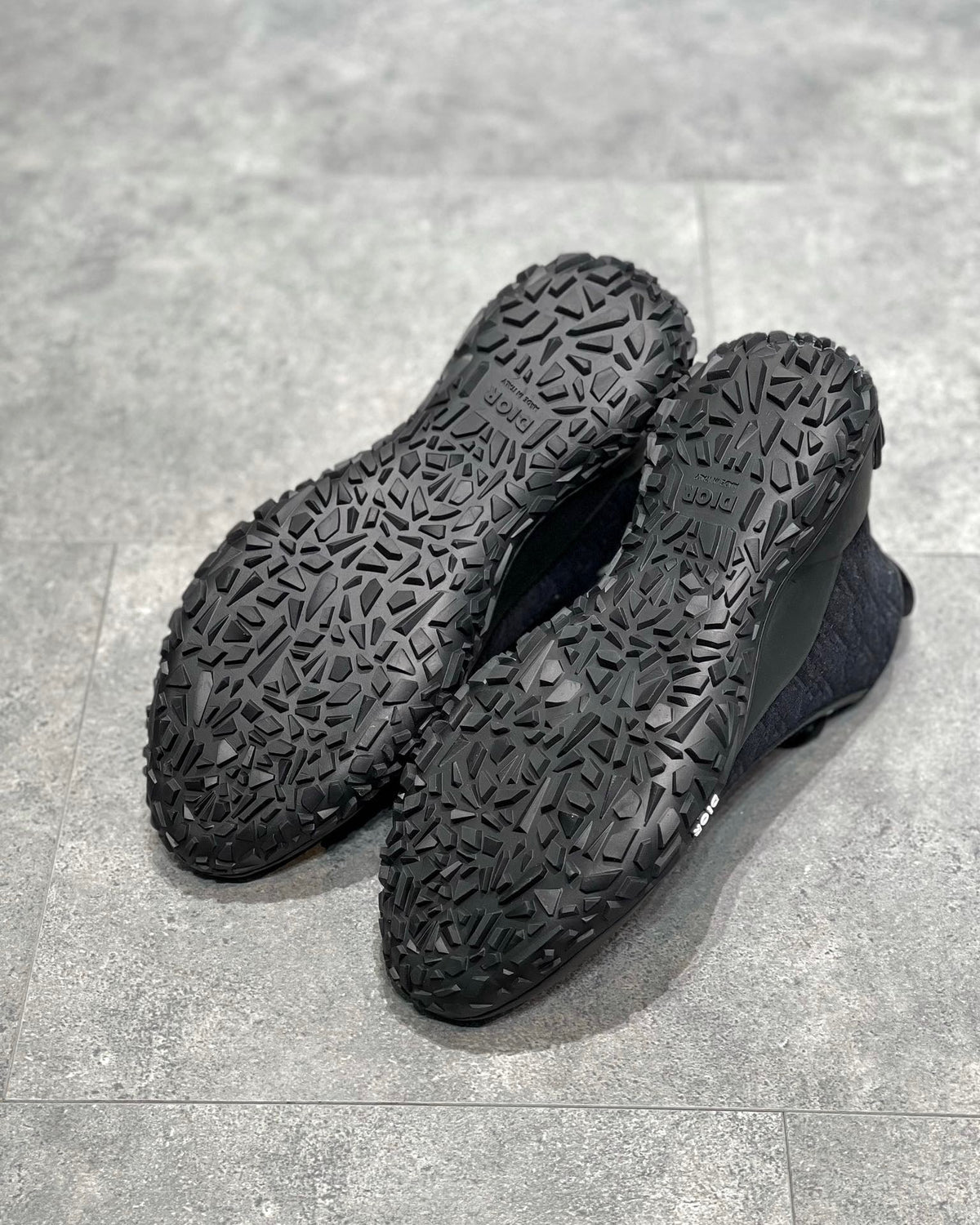 DIO Sneakers