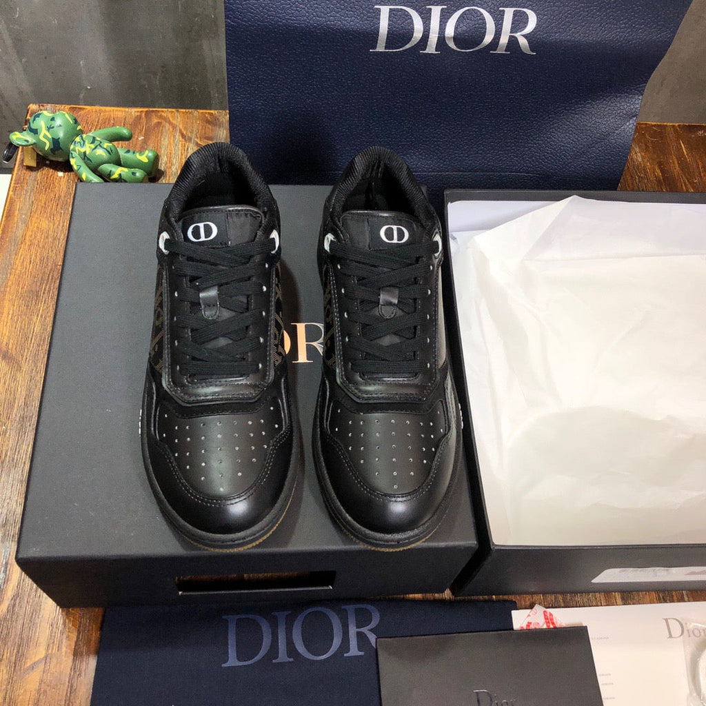DIO Sneakers