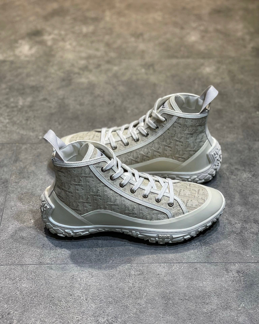 DIO Sneakers