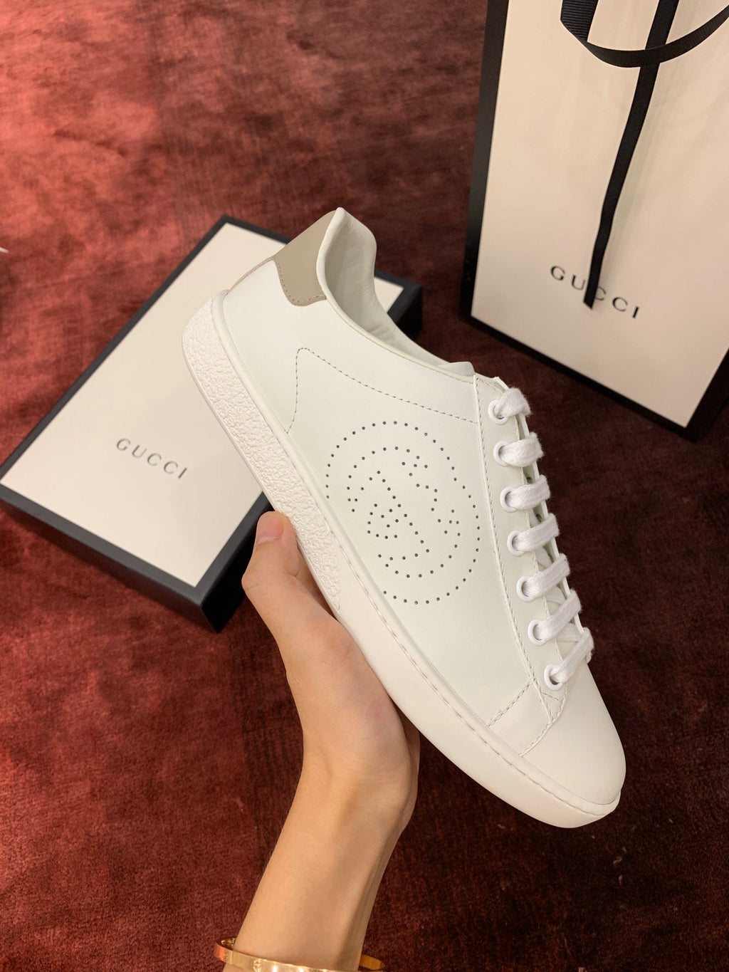 Sneakers & Shoes