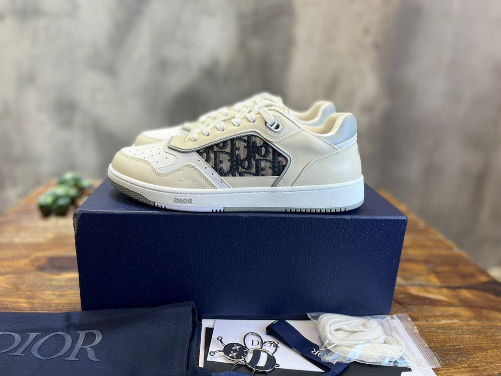 DIO Sneakers