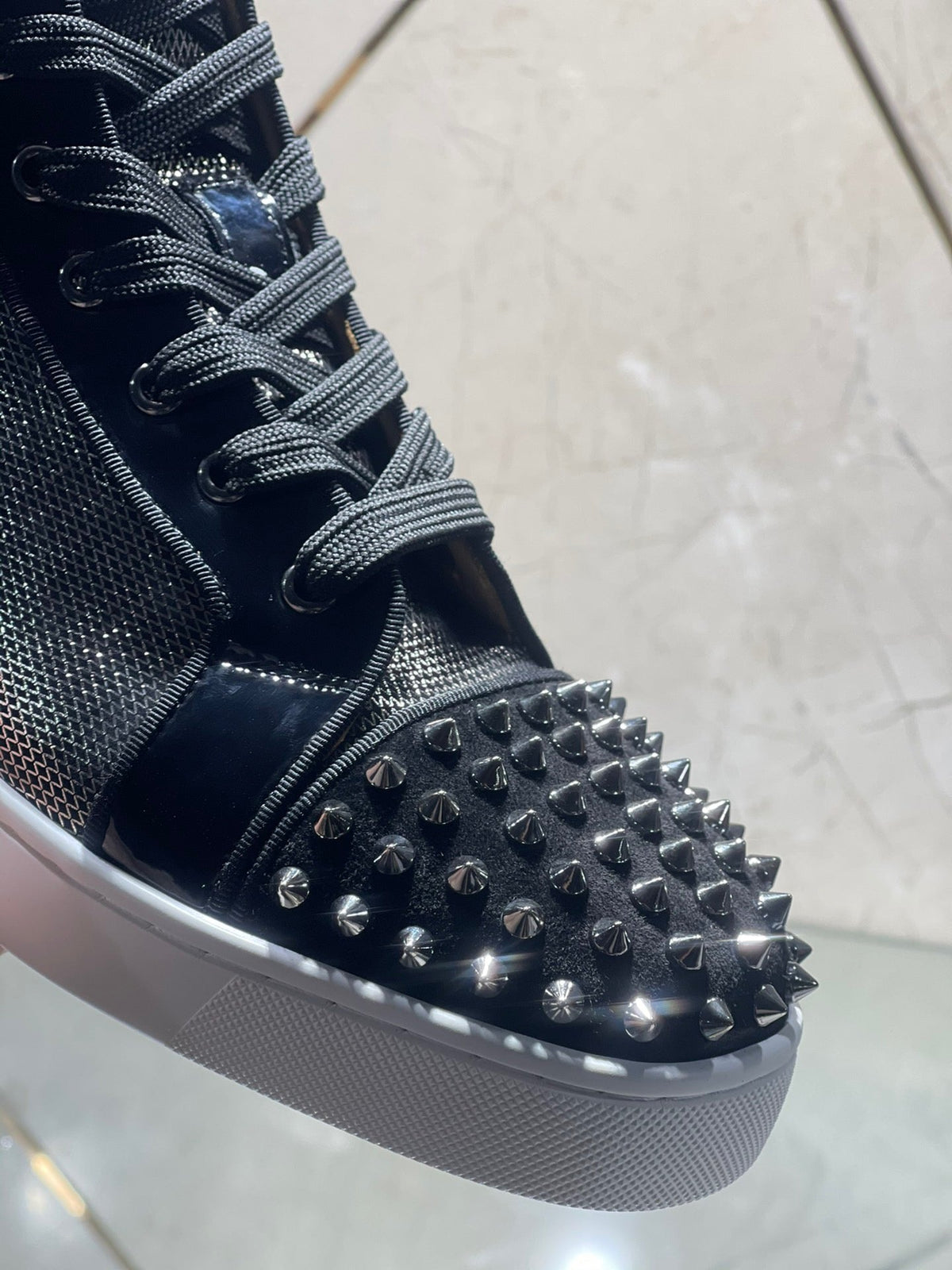 Sneakers & Shoes