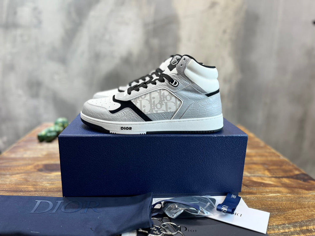 DIO Sneakers