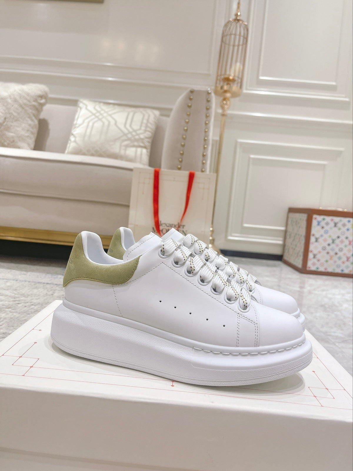 Sneakers & Shoes