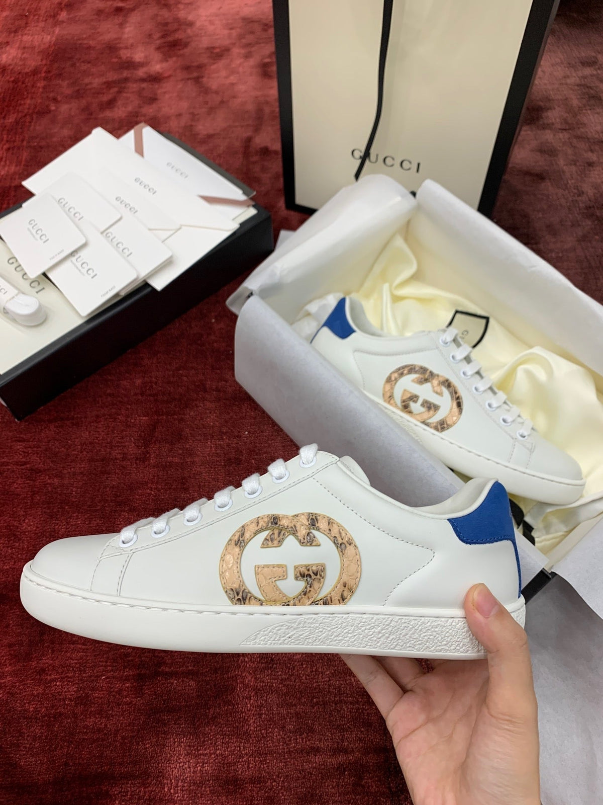 Sneakers & Shoes