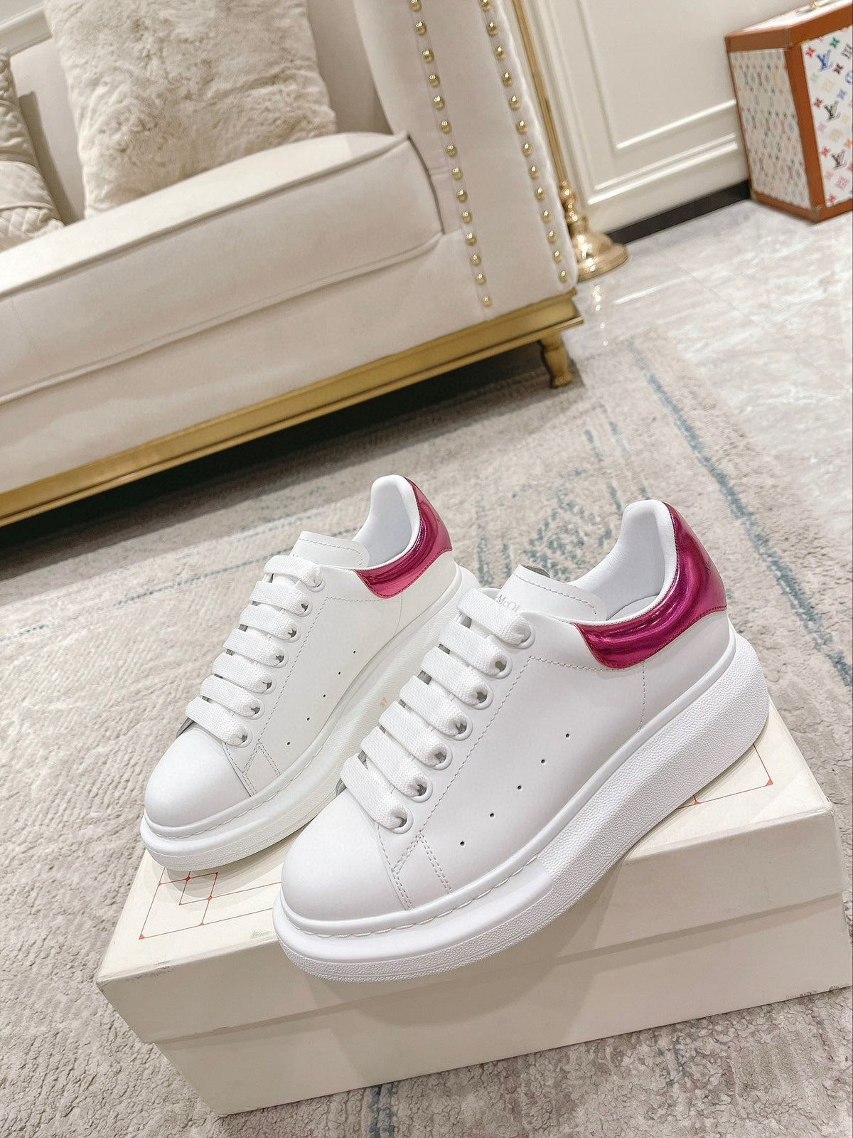 Sneakers & Shoes