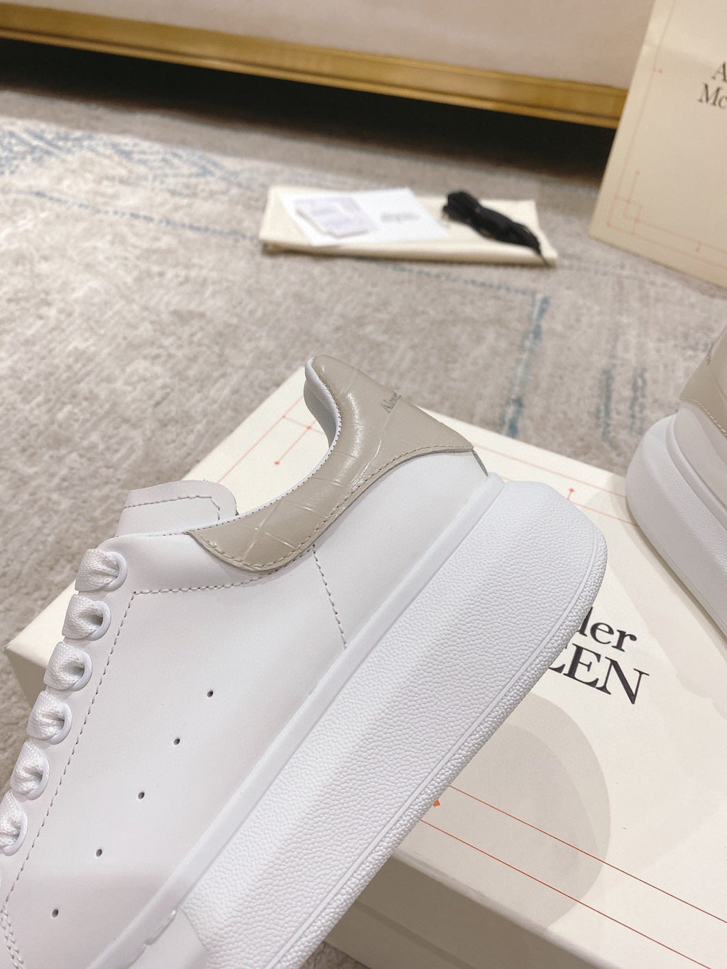 Sneakers & Shoes