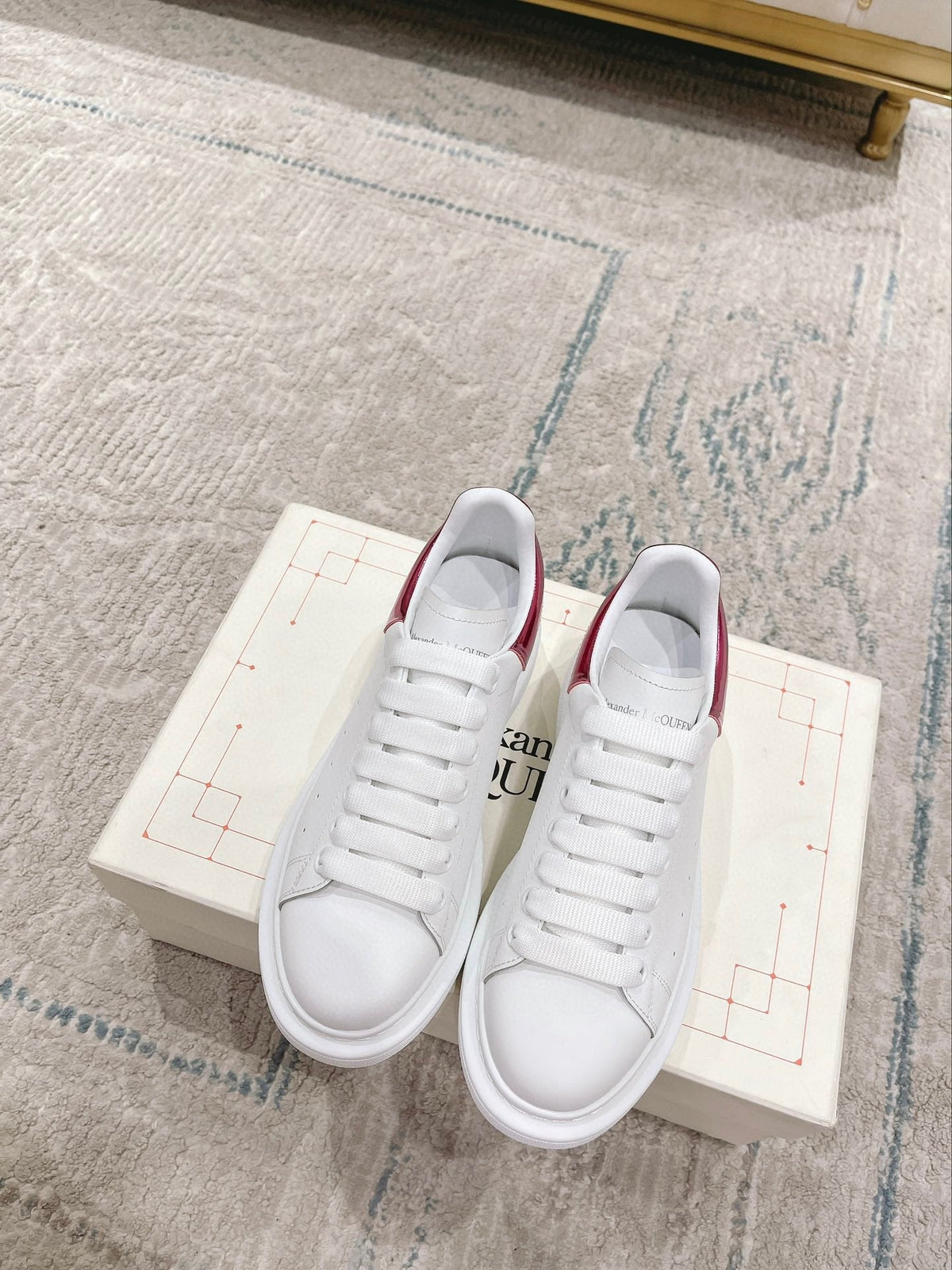 Sneakers & Shoes