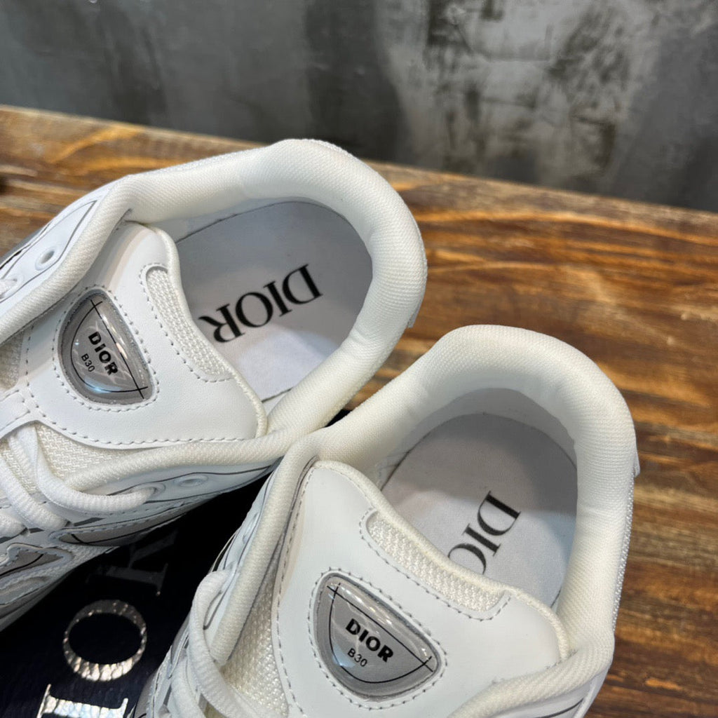 DIO Sneakers